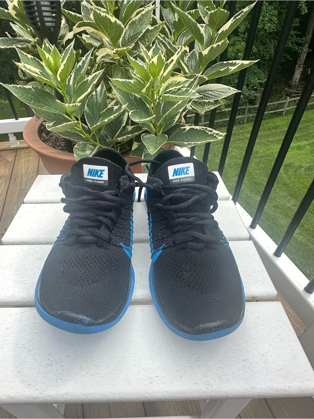 Nike Black & Blue flyknit. NO INSOLES - Picture 2 of 7